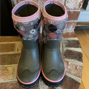 BOGS size 12 Kids. In GREAT CONDITION.